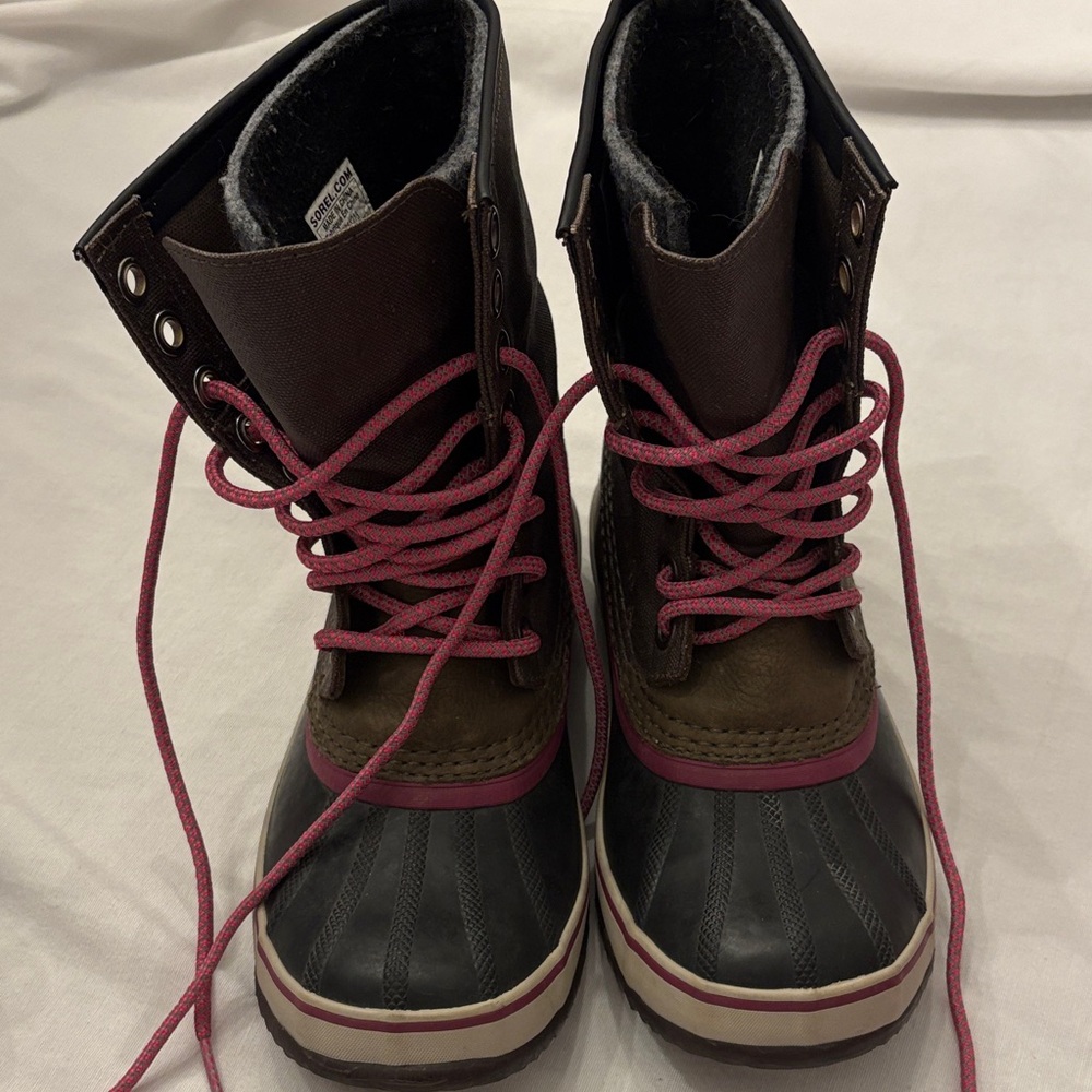 Sorel Women's Winter Boots - Reflective Pink Laces